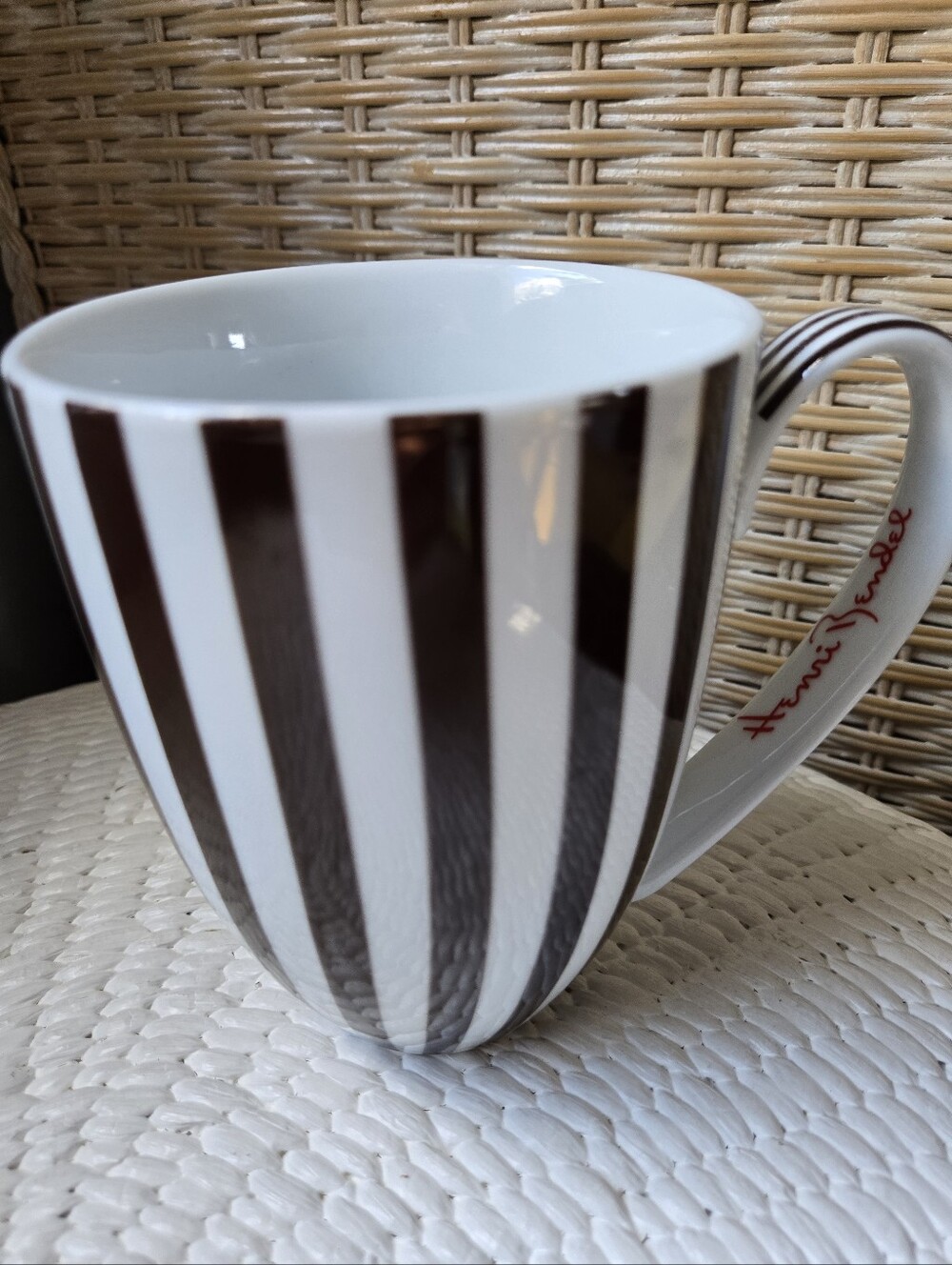 Henri Bendel Ceramic Mug Iconic White Brown Stripes Pre-Owned